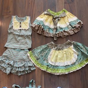 This is a four piece set from mustard pie